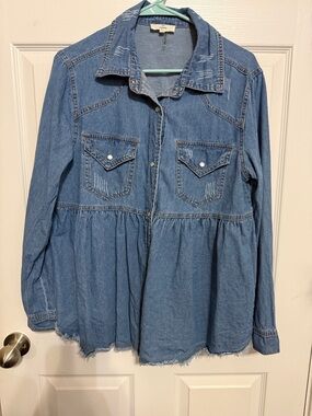 Denim Button-Front Peplum tunic - Light Blue